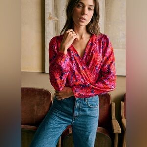 ✨GORGEOUS Sezane Abélia shirt in pink/purple floral | Sezane Tops | Flora Tops✨